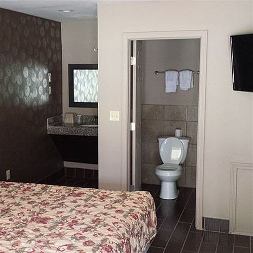 Royal Relax Inn Fairmont City Extérieur photo